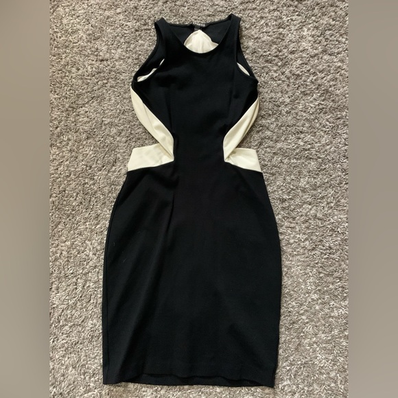 Black and White Dress with Open Back - Picture 3 of 3